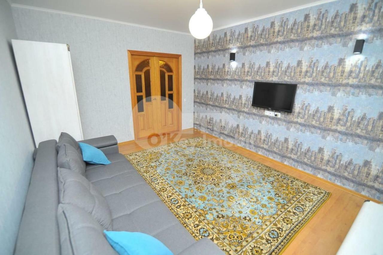 Large 2-Bedroom Apartament In The Center Chişinau Exteriör bild