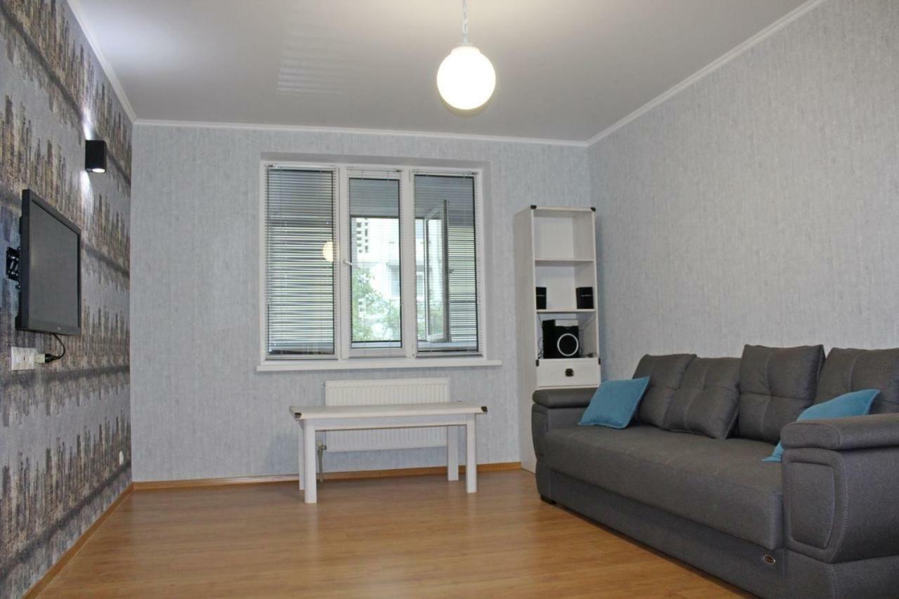 Large 2-Bedroom Apartament In The Center Chişinau Exteriör bild