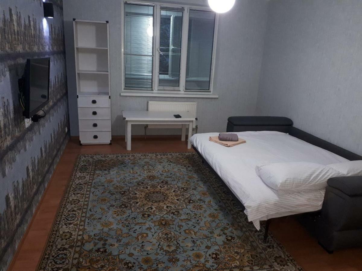 Large 2-Bedroom Apartament In The Center Chişinau Exteriör bild