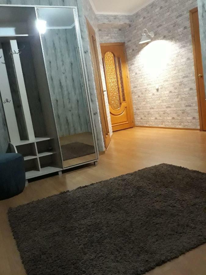 Large 2-Bedroom Apartament In The Center Chişinau Exteriör bild