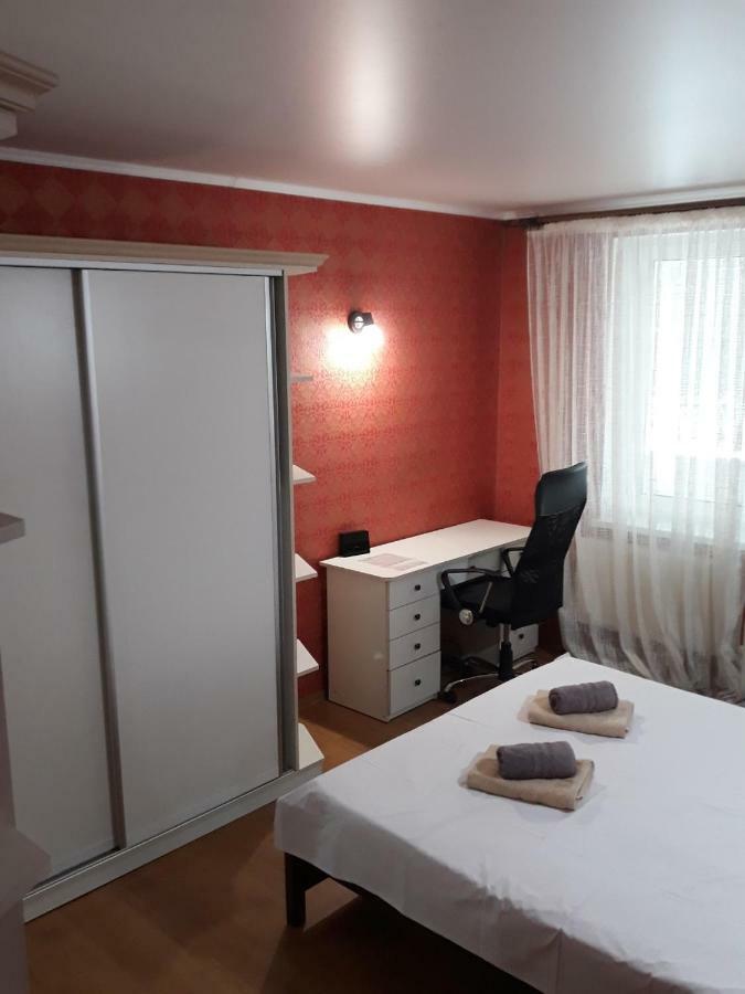 Large 2-Bedroom Apartament In The Center Chişinau Exteriör bild