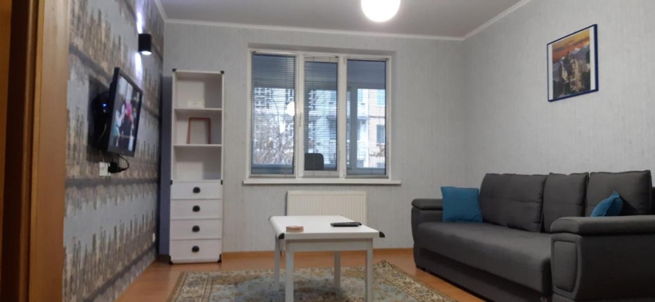 Large 2-Bedroom Apartament In The Center Chişinau Exteriör bild